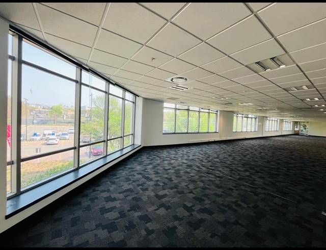 1,200M² OFFICE TO LET IN WATERFALL